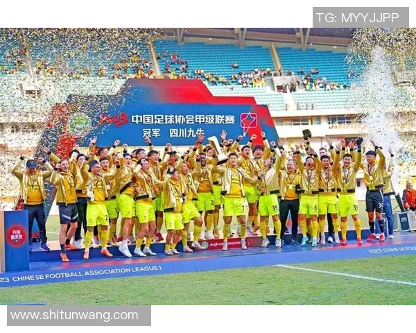 深圳足球队的蜕变之路:从传统强队到现代化职业俱乐部的全新探索 深圳足球队的蜕变之路:从传统强队到现代化职业俱乐部的全新探索